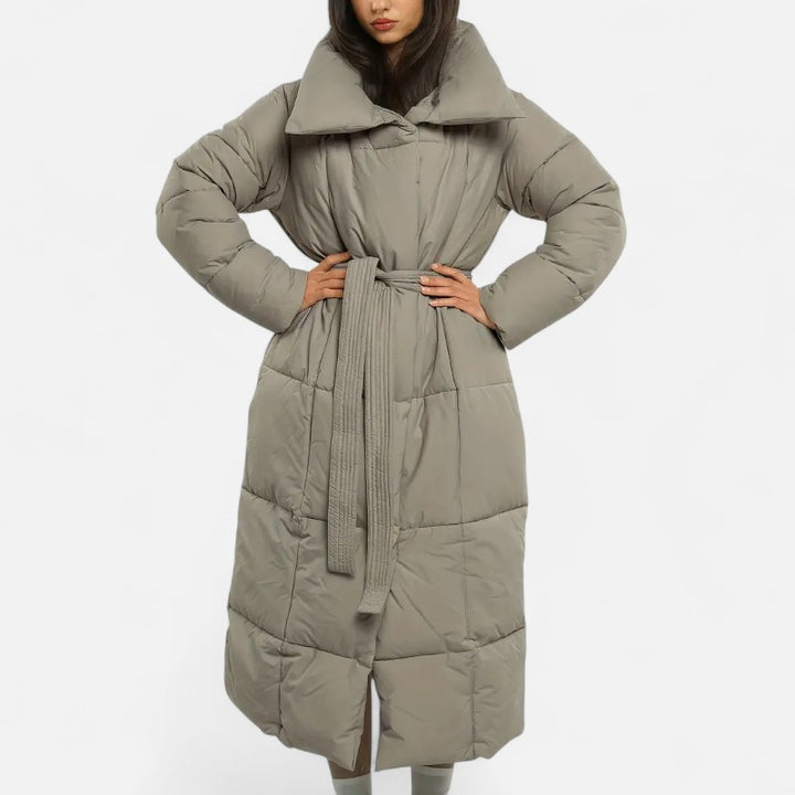 Ariste | Doudoune longue ceinturée avec col large pour femme