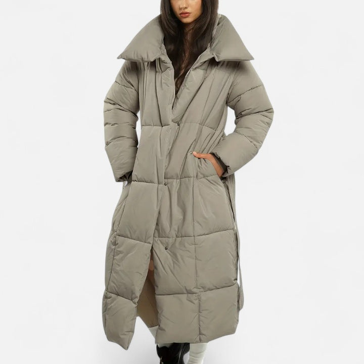 Ariste | Doudoune longue ceinturée avec col large pour femme