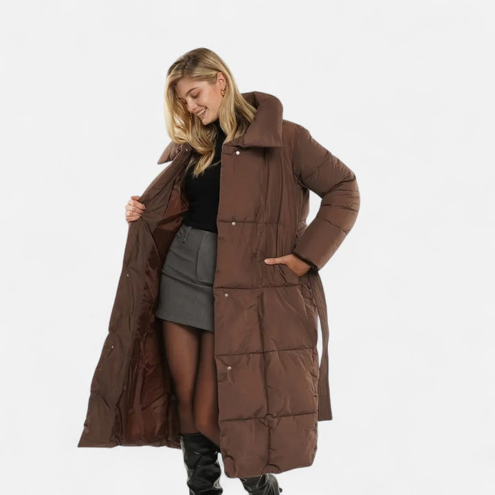 Ariste | Doudoune longue ceinturée avec col large pour femme