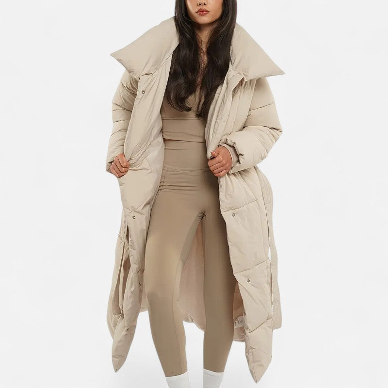Ariste | Doudoune longue ceinturée avec col large pour femme